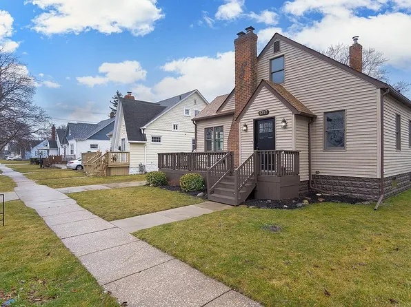 1317 21st St, Port Huron, MI 48060