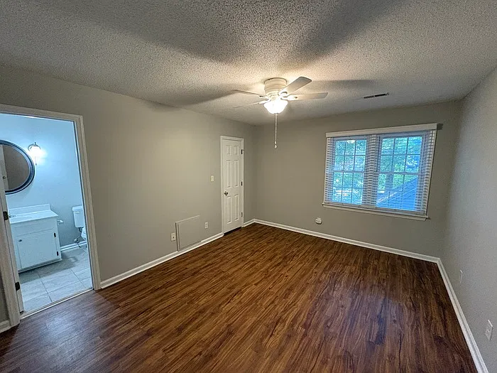 2 bed, 2.5 bath, 1449 sqft, $1,200 — Photo 4
