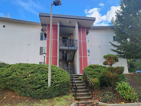 2nd image of 14480 NE 31st St APT J-102