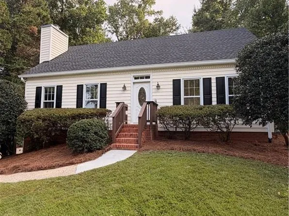 2750 Holly Ridge Cir, Marietta, GA 30062