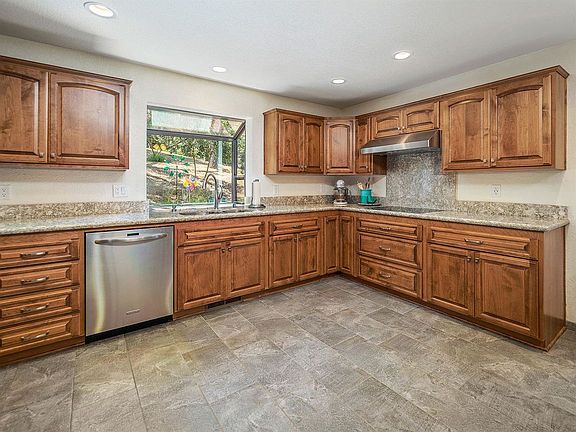 5th image of 5310 Deerwood Dr