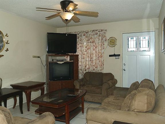 3rd image of 1078 E Kennedy Ln