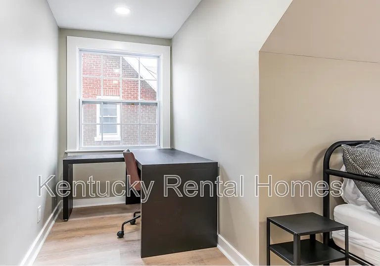 161 Preston Ave — Photo 12