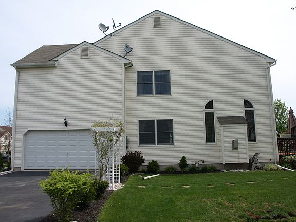 5th image of 208 Mill Race Dr