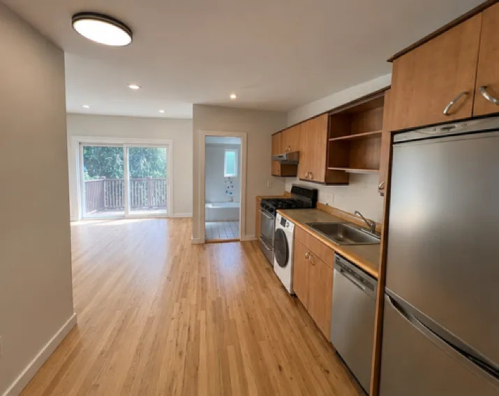 2 bed, 758 sqft, $3,200 — Photo 2
