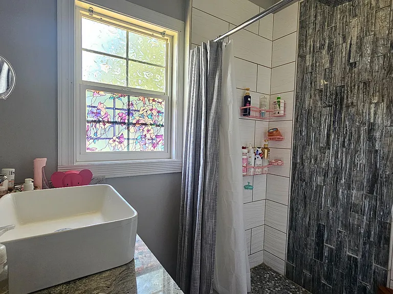 1628 S Grove St — Photo 9