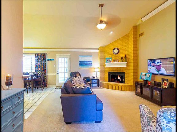 5th image of 16568 Echo Glen Dr