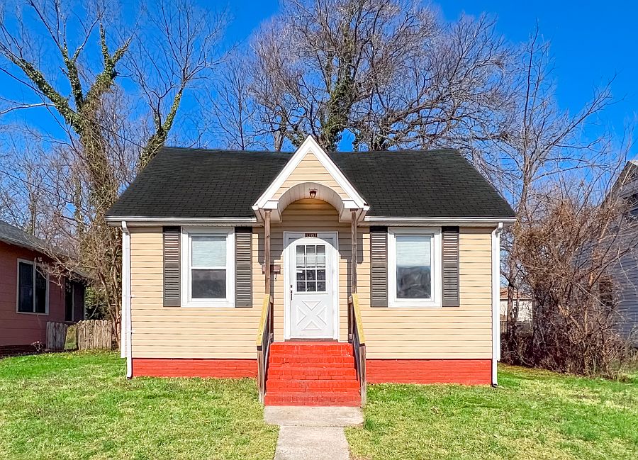 1st image of 3207 Logandale Ave