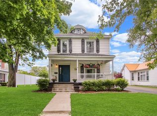 1315 Jackson Ave, Charleston, IL 61920