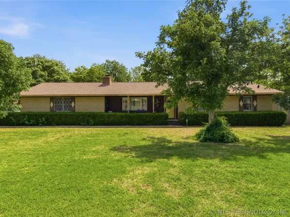 411 N Forest St, Jenks, OK 74037