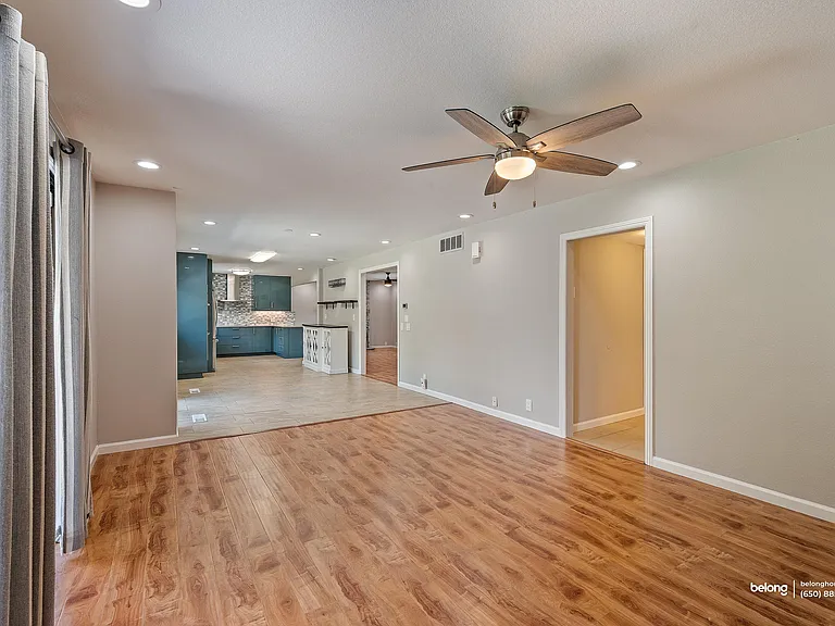 3661 Slopeview Dr — Photo 31