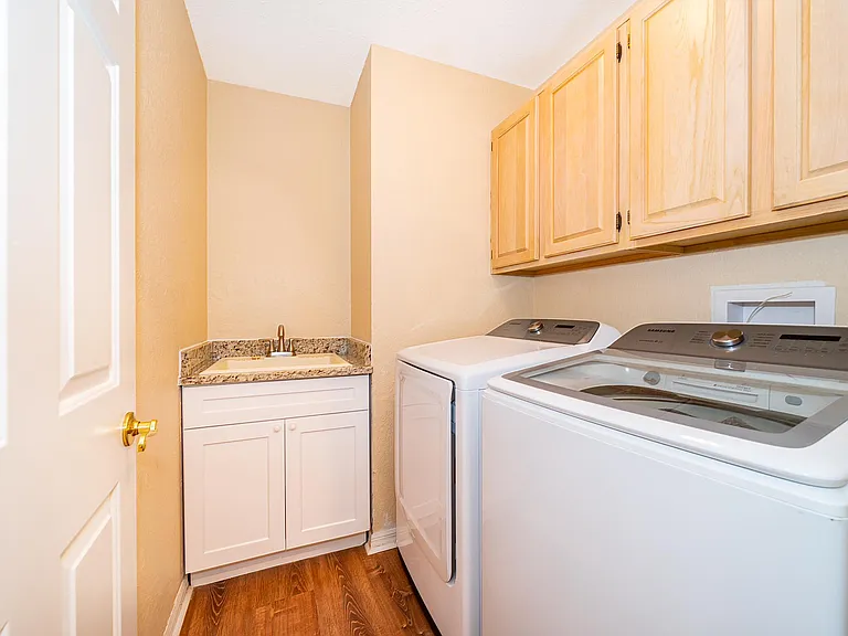 7709 Apple Tree Cir — Photo 37