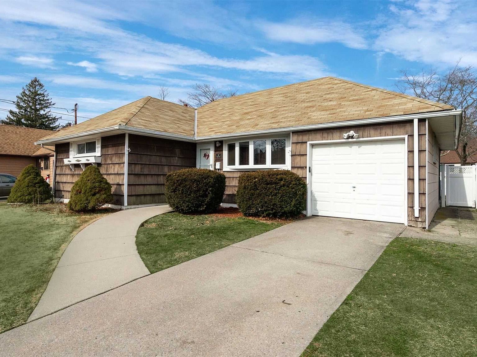 9 Leeds Ln, North Babylon, NY 11703 Zillow