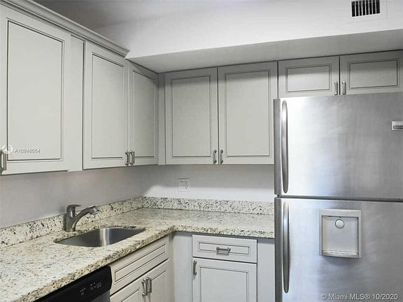 5th image of 4235 N University Dr APT 315