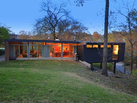 3rd image of 665 Berkshire Ln