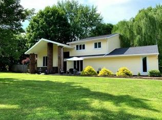 555 Briarwood Ct, Troy, OH 45373