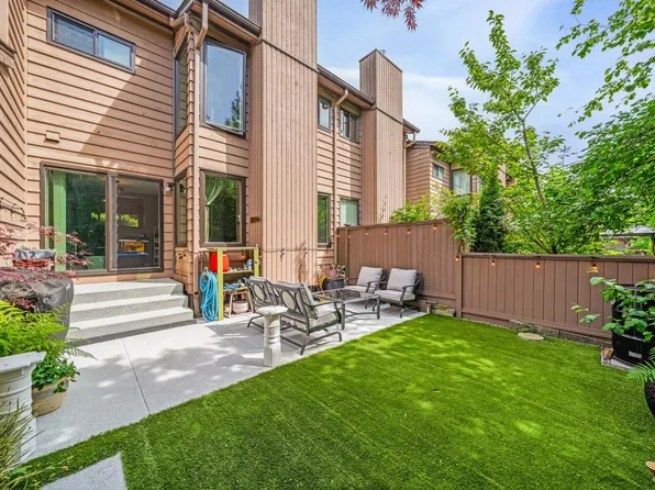 4253 Birchwood Cres, Burnaby, BC V5G 4E6