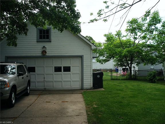 4th image of 18601 Puritas Ave