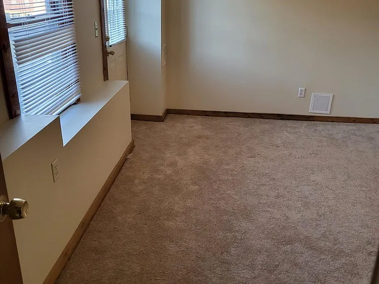 84 Village Ln — Photo 16