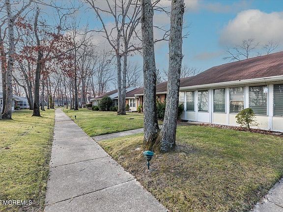 5th image of 265 Kingston Court #C