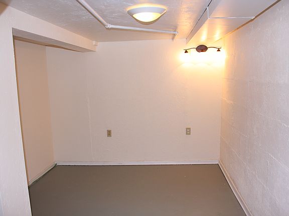3rd image of 303 E Dayton Ave