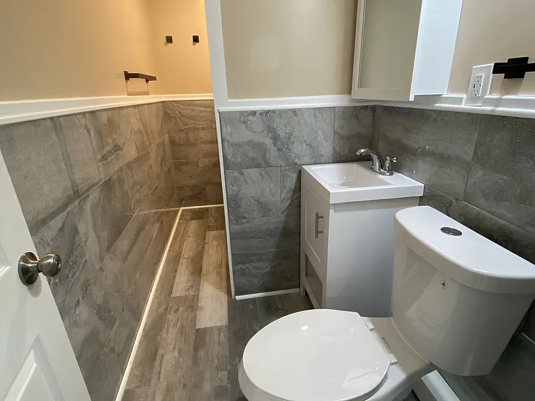 3 Negus St #3L — Photo 2