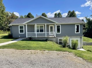 111 Hickory Ln, Monaca, PA 15061