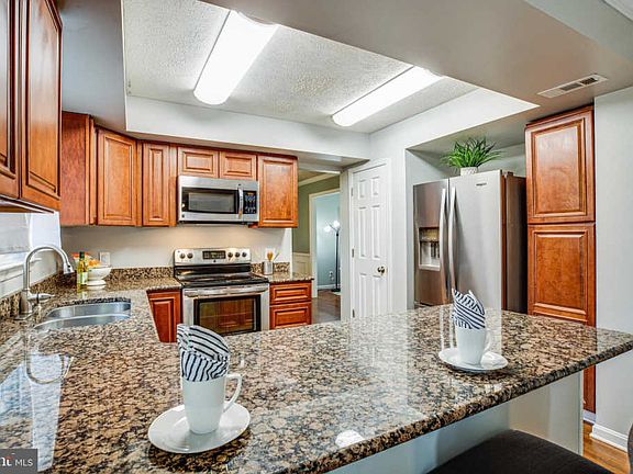 5th image of 107 Chinaberry Dr