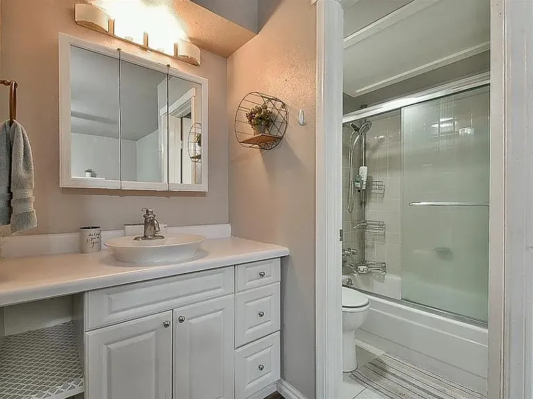 807 Cardinal Creek Blvd #C — Photo 6