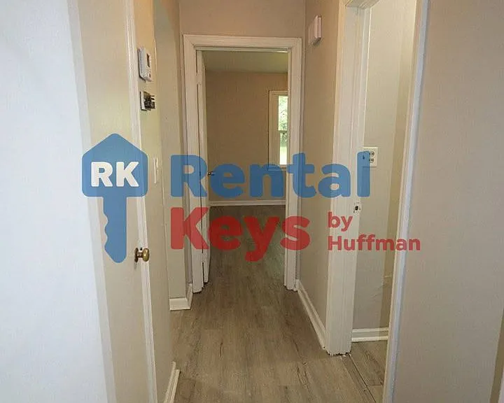 732 Wall St — Photo 6