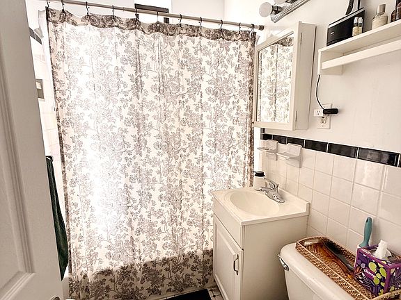 5th image of 51 7th Ave S APT 2G