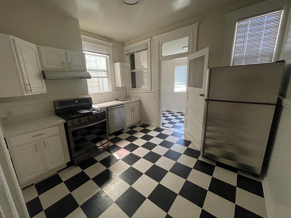 1st image of 77 Pearl St