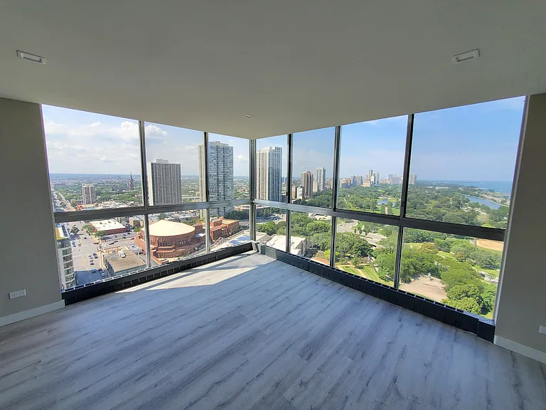 1555 N Dearborn Pkwy #27E — Photo 18