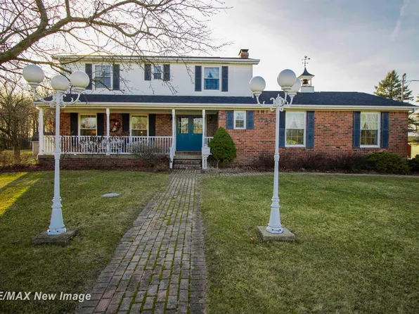 17240 Sharon Rd, Chesaning, MI 48616