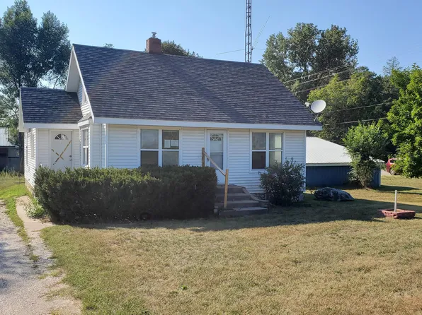 2845 S Oceana Dr, Shelby, MI 49455