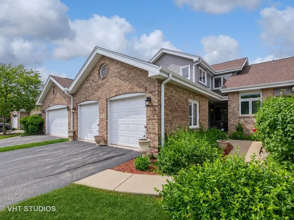 11302 Brook Crossing Ct, Orland Park, IL 60467