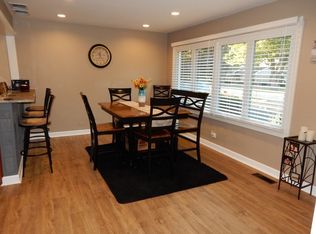 7825 W 82nd Pl, Bridgeview, IL 60455