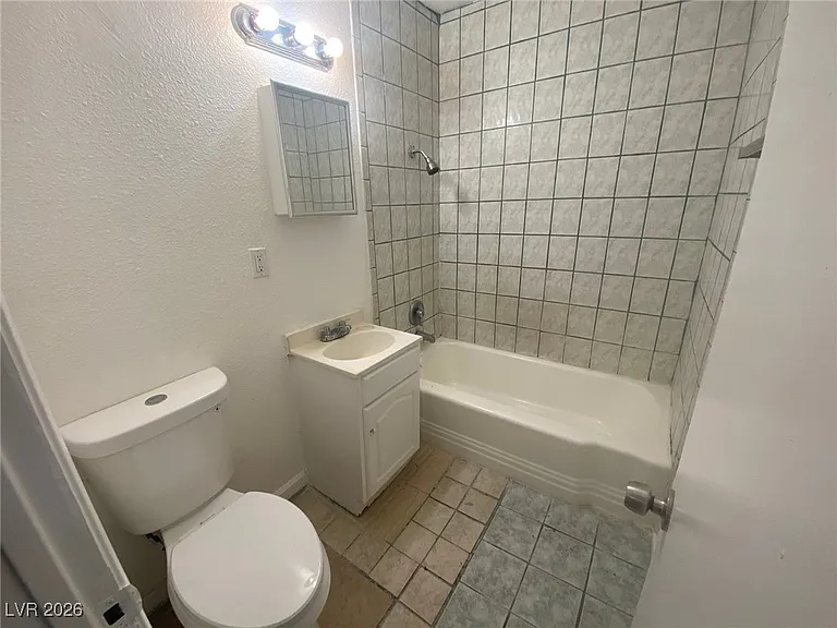 236 W Philadelphia Ave #4 — Photo 9