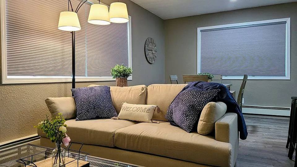 2 bed, 850 sqft, $2,250 — Photo 2