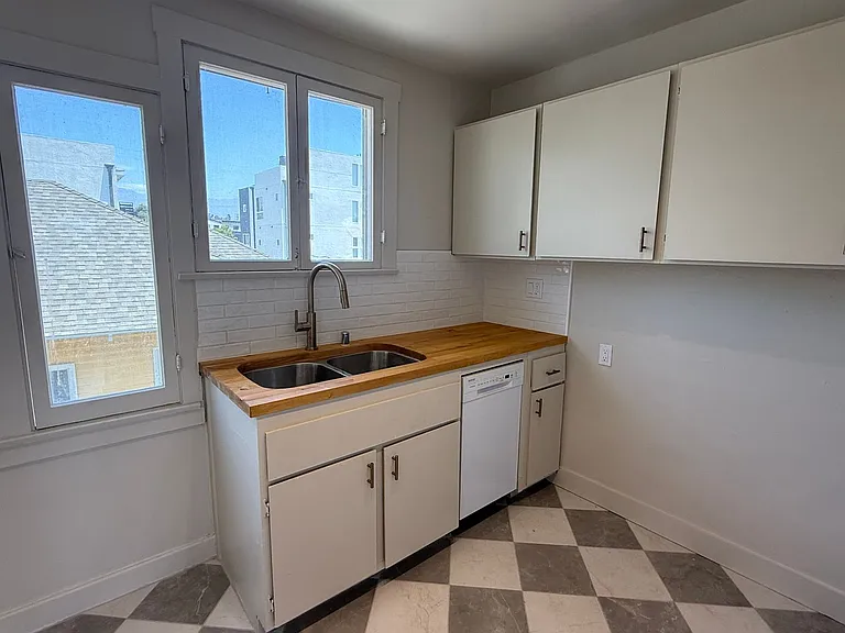 128 S Ave 63 — Photo 7