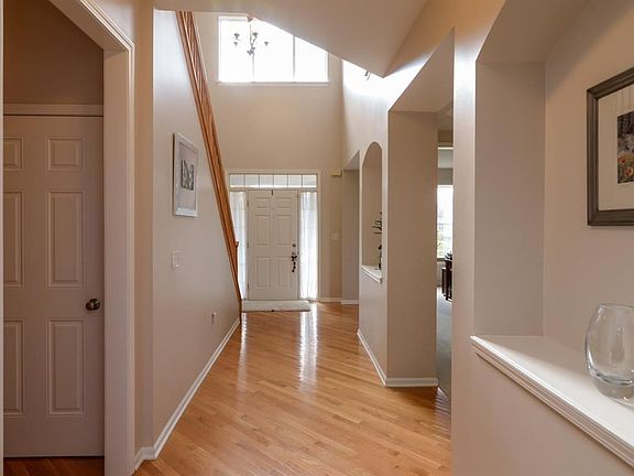 5th image of 9265 Normandy Ln