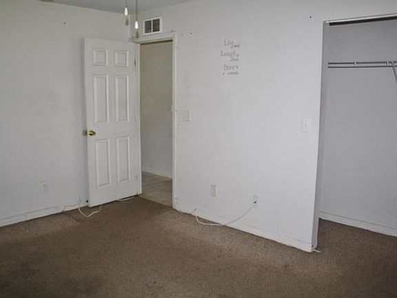 5th image of 2425 Quincy St S
