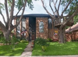 2205 Greenview Dr, Carrollton, TX 75010