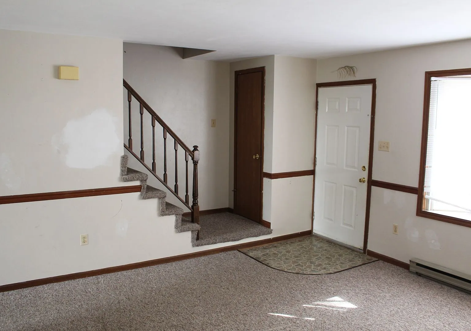 Town Home in Glen Rock Borough — Photo 2