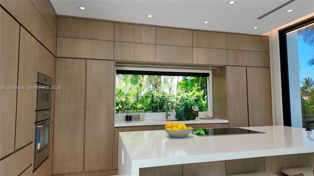 570 S Shore Dr, Miami Beach, FL - More