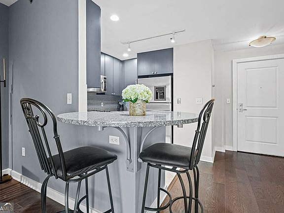 3rd image of 3338 Peachtree Rd NE APT 1105