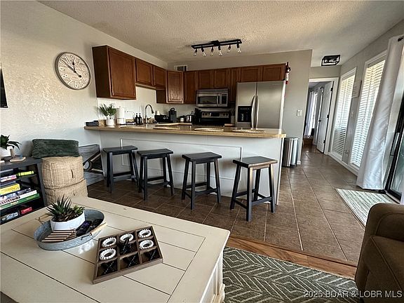 3rd image of 320 Southwood Shores Pl #1B