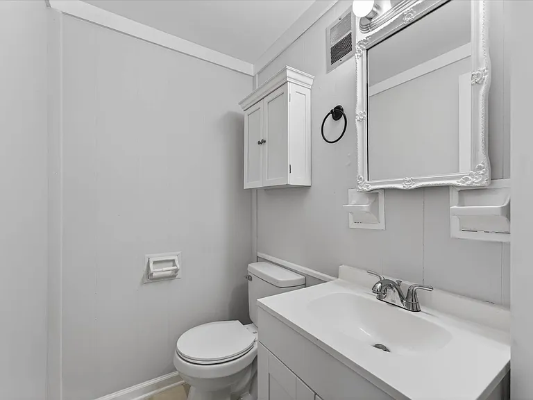 444 Appleton Dr — Photo 17