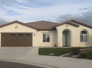 5702 Eiffel Pl, Bakersfield, CA 93311