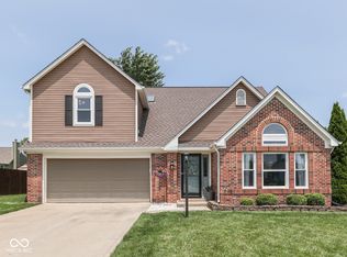 1228 Easton Point Dr, Greenwood, IN